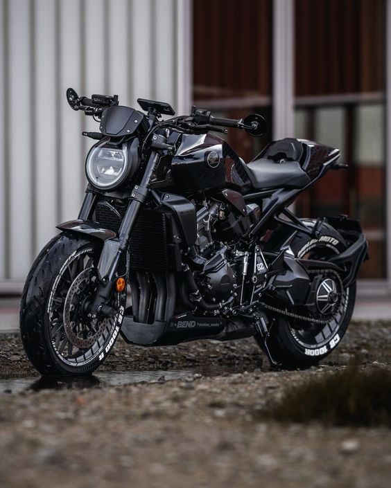 Starting a motorcycle guide.